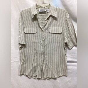 Women’s short sleeve shirt